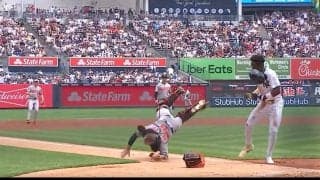 捕手が吹っ飛んで回転！ 爆速走塁で“ありえない光景”「事故やん」スパイク脱げて全力疾走…ヤ軍チザムの本塁生還が話題に