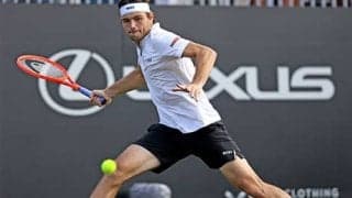  世界5位、18歳に競り勝ち8強 