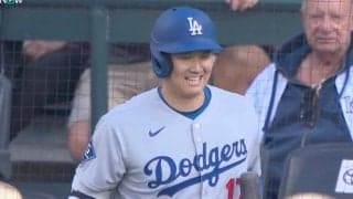 ウソでしょ…？ 大谷翔平、監督が激怒中に“まさかの行動”「ヤバいw」予想外のリアクションが話題に「最高すぎる」 
