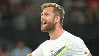  プレー拒否＆ラケット投げ 大暴れも4強 