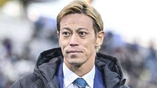 ｢いちご飴食べるんかーーーい｣元日本代表・本田圭佑の“無邪気な姿”にくぎづけ、“変顔＆神対応”連発のゲリララン動画に｢可愛い｣｢イケメン｣の声