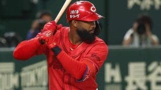 「完璧やないかい」“神助っ人”が特大弾　1年目から10号…ファン歓喜「今すぐ契約延長を」