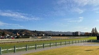 【ラジオNIKKEI賞】荻野極騎乗 エキサイトバイオが馬群を割って突き抜ける