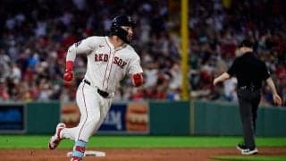 “30/30”なのに「とんでもない珍プレー」　まさかのHRに騒然「どうやって？」