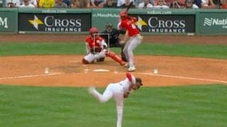 球場騒然！“史上最速男”がとんでもないボール「もはや凶器」163キロ爆速シンカー→“怪物”がマン振り三振「スゴい対決やな」