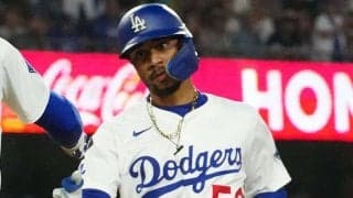 ベッツに“過激”な洗礼「窒息しそう笑」　手荒すぎるナイン…衝撃の光景に爆笑「見えない」