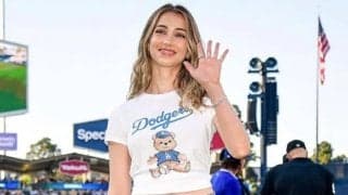 ド軍本拠地に降臨した“実写版”ナミ「マジで綺麗」　大谷らの前で快投…ファン熱視線