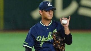 ヤクルト、高橋奎二が緊急降板…投球練習も自らベンチへ　股関節付近を気にする仕草