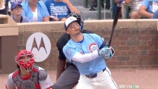 予想外の光景！鈴木誠也の24号で“ほっこり一幕”　観客がHRボールを神キャッチ→歓喜のリアクション