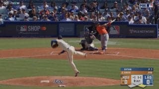 大谷翔平の“エグいストレート”が相手バットをへし折った…「変な曲がりかたした？」内角をえぐる96マイルの“魔球”が「威力やばすぎ」