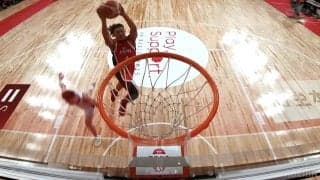 豪快な“両手ダンク”にアリーナ沸騰！「マジで痺れた」「気持ちいい」「かっこいいわー」日本バスケ期待のSFジェイコブス晶がリングに叩き付けた瞬間