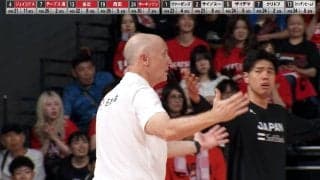 一体なにが…？ ホーバスHCが激昂！ オランダ代表が“妨害プレー”で騒然→コート侵入でレフェリーに抗議【バスケ男子代表】