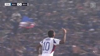 「他サポだけど泣ける」横浜FM退団のエースが独特PKで惜別弾「アンデルソンロペスの涙にもらい泣き」ゴール後泣きながらサポーターに駆け寄る姿に感動の声