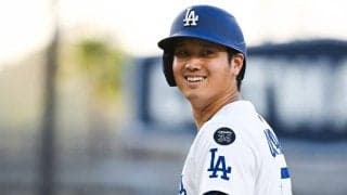 大谷翔平の横に…突然現れた“超大物”　祝福投稿で異例の扱い…隠しきれぬスターのオーラ