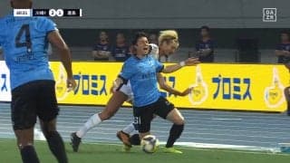 「長谷部さんも怒ってたぞ」鈴木優磨が後方からハードタックル炸裂→川崎F指揮官が主審に\"レッドカード要求\"「ちょっと冷静になった方がいいな」