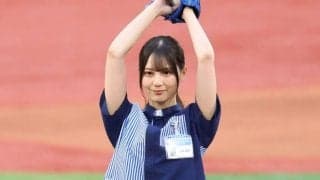 22歳美女の“魔球”に騒然「一体何者なんだ」　まさかの握り…手元に注目「マジ？」
