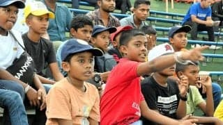 スリランカから来日中の球児ら15人が福岡大会を観戦　熱戦に釘付け