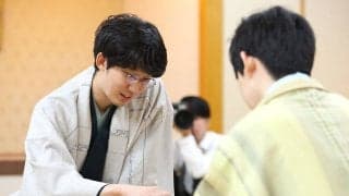杉本和陽六段が振り返る藤井聡太棋聖との初タイトル戦　師匠の形見を羽織って挑み、「一番好きな瞬間」を体感した