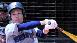 執念のヘッドスライディング　1年生で主軸の新潟青陵・鈴木選手