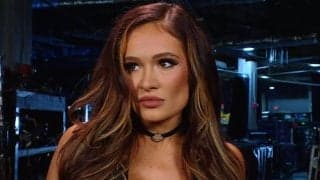 「お色気おばけ」セクシー番長が復活の狼煙？ ピタピタ衣装で「別に…」バックステージでの“謎行動”にファン騒然