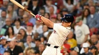 吉田正尚が“完全復活”　復帰戦で3安打1打点に本拠地熱狂、6連勝に貢献でいきなり存在感