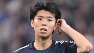 ｢2枚目高井のサービスショット笑｣トッテナム移籍の日本代表DF｢メディカルチェック中の一コマ｣に反響｢いい笑顔｣｢グラビアデビューしたのかと｣の声