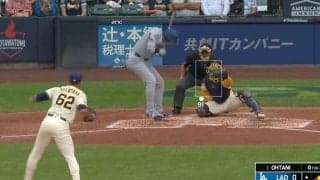 何が起きた？ 大谷翔平の打席で“敵将ブチギレ！”「そら怒る」「マジか」 相手投手に異変… 球場がざわつく“まさかの展開”