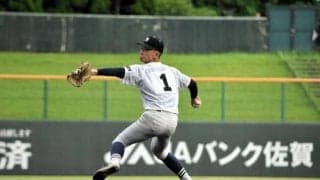 満塁のピンチを無失点で切り抜ける　佐賀学園・冨永投手「笑顔で」