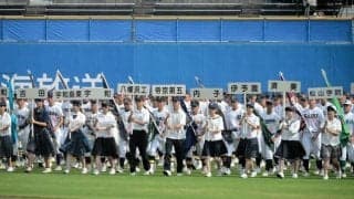 晴れやかに堂々と　第107回全国高校野球選手権愛媛大会開会式