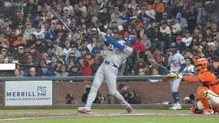 「バットの飛距離もすごい」大谷翔平の打席で珍事…フルスイングでバットが“真っ二つ”にファン驚愕「折れ方すごい」