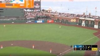 どうした…？ 大谷翔平、爆速場外弾で“まさかの光景”「動かない」相手野手陣の“被弾リアクション”が話題に「追う気なしw」