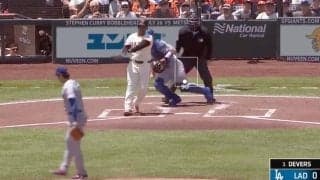 どうした…？ 大谷翔平の投球に“イライラ”「そらキレる」翻弄されて“マン振り三振”→打者が睨みつけてベンチに消える