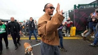 パドックの愛犬同伴ブーム、ハミルトンとルクレールに続いてガスリーも参戦