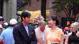 大谷翔平、真美子夫人へささやかな“気遣い”　肩に手をやり…レッドカーペットの一幕