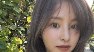 日本代表MF・堂安律、美人妻のお腹に当てた視線と意味深ジェスチャーに騒然！　花嫁姿に｢りかちゃん人形出して欲しいくらい国宝級｣の声