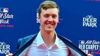 23歳怪物がスーツに仕込んだポケモン「まさかの」　日本ファン驚き「いいセンス」