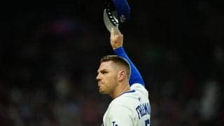 「お帰りなさい！」フリーマンの登場で広がった“感動光景”…オールスターで帰還した“英雄”に球場総立ち