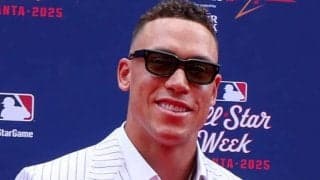 “世界最強”の身長差夫婦？　衝撃的な2ショット…ジャッジ夫妻にファン驚愕「でっけえええええ」