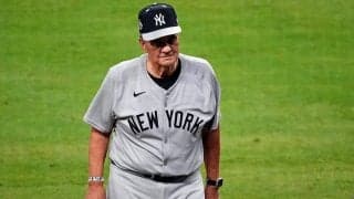 球宴のマウンドに突如現れた“懐かしの人物”「おお！」　ファンも騒然「もうすぐ85歳か」