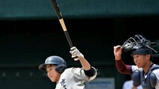 「後ろにつなぎたい」木製バットでチャンス広げた　市ケ尾・平野選手