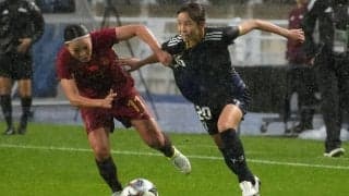 雨天の中国戦、ドリブルで前を目指した｢ベレーザ19歳｣、ゴールを死守した｢秋田美人DF｣、檄を飛ばした｢美しすぎる10番｣、激闘後…キャプテンは天を仰いだ