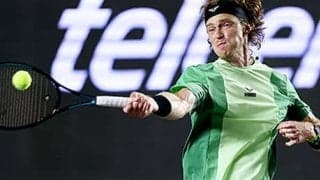  世界10位 逆転勝ちで4強 