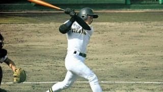 愛工大名電を追い詰めた五回裏　2死満塁、西尾・神谷選手の狙い球は