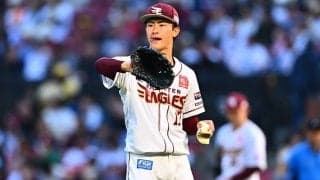 楽天・古謝に悲劇　打球直撃→脚を引きずりベンチへ…西垣に途中交代、場内騒然