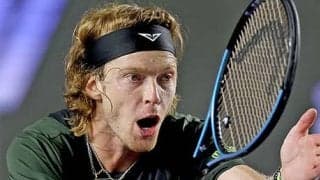  第1シード 逆転負けで決勝進出逃す 