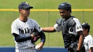 中学からの「相棒」、最後の夏終わる　帝京三の小田投手と舩脊捕手