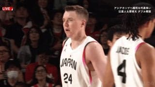 NBA級！？ 日本代表主将の“鬼のブロックショット”が話題沸騰「ホーキンソン神！」「かっこよすぎる」「いつもありがとう」
