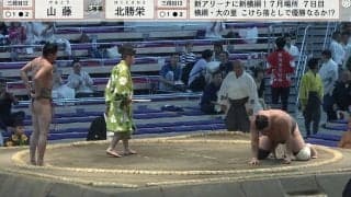 「さすがにすごすぎ」極細マッチョ力士の“一瞬の閃き”　館内がどよめいた妙技に驚きの声「あんな細身やのに」