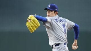 キリリ眉は似てる…？復帰待たれる佐々木朗希のボブルヘッド登場にファンザワザワ 先輩・山本由伸人形も「似てる・似てない」賛否