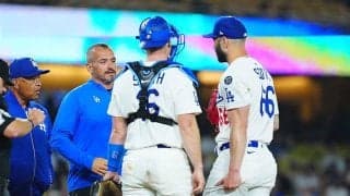 ド軍、スコットが緊急降板　左太もも裏の張りか…あと2死もロバーツ監督が出てくる